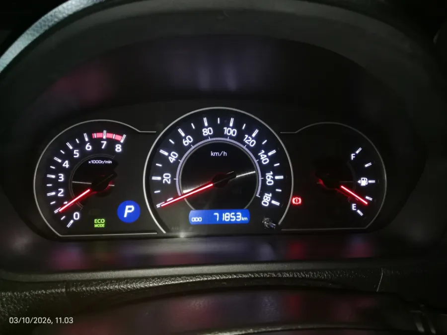 Foto Mobil Bekas Odometer Toyota Voxy 2.0 tahun 2021