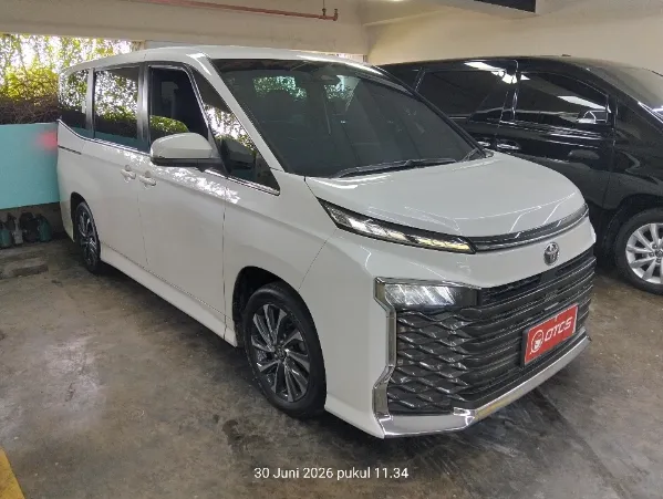 2022 Toyota Voxy 2.0