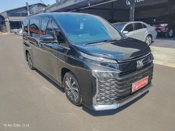 2022 Toyota Voxy 2.0