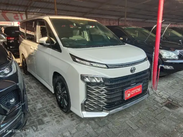 2022 Toyota Voxy 2.0 - Foto 1 dari 6