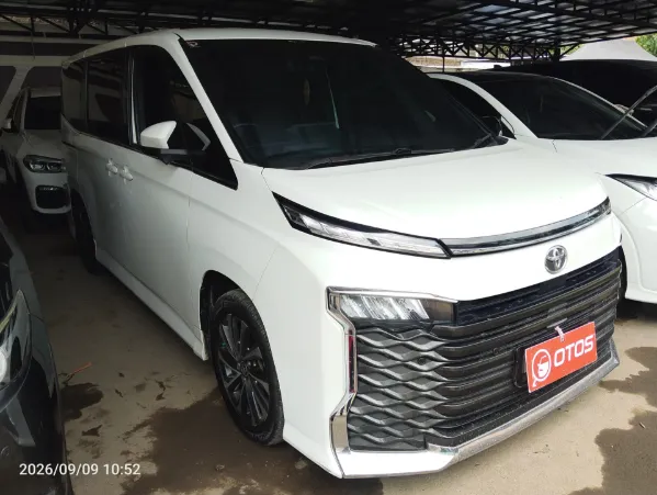 2022 Toyota Voxy 2.0