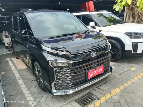 2022 Toyota Voxy 2.0