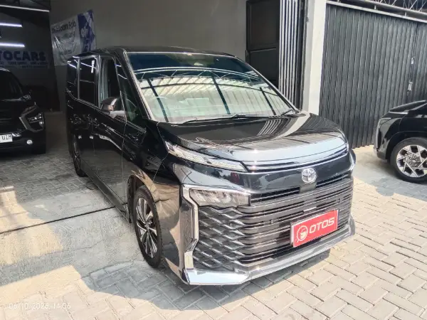 2022 Toyota Voxy 2.0