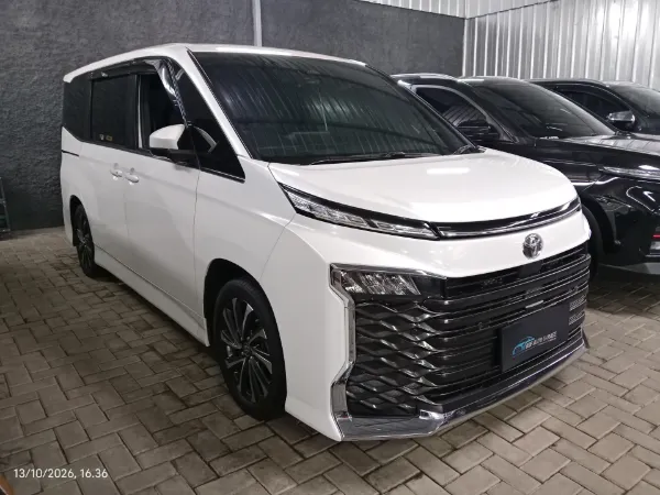 2022 Toyota Voxy 2.0