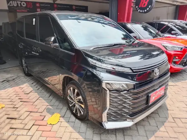 2022 Toyota Voxy 2.0