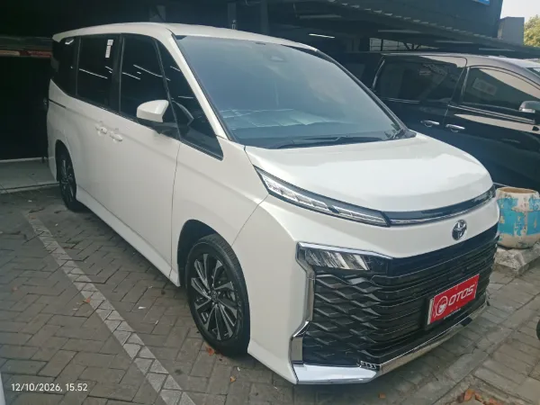 2022 Toyota Voxy 2.0