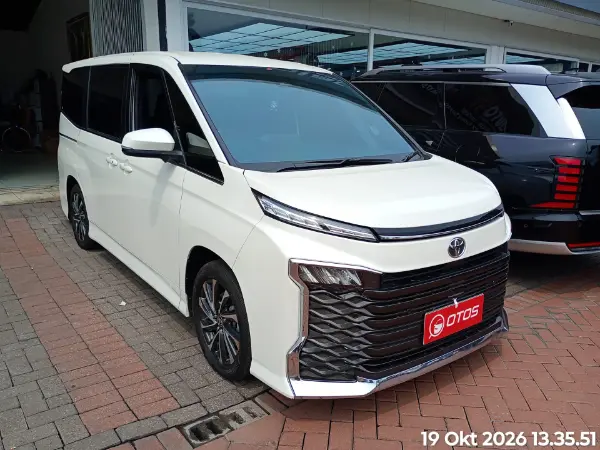 2022 Toyota Voxy 2.0
