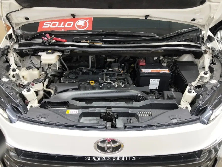 Foto Mobil Bekas Mesin Toyota Voxy 2.0 tahun 2022