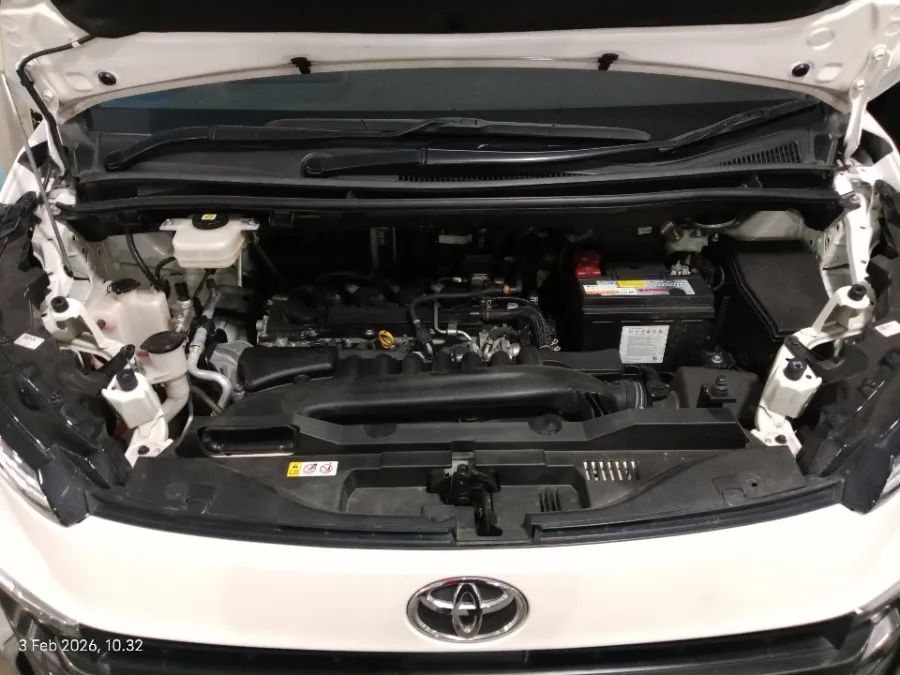 Foto Mobil Bekas Mesin Toyota Voxy 2.0 tahun 2022