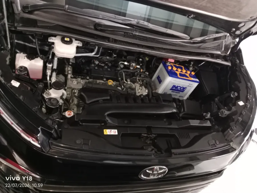 Foto Mobil Bekas Mesin Toyota Voxy 2.0 tahun 2022