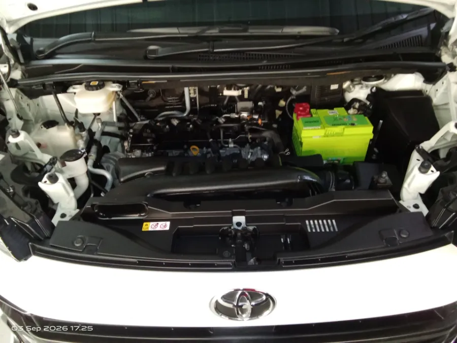 Foto Mobil Bekas Mesin Toyota Voxy 2.0 tahun 2022