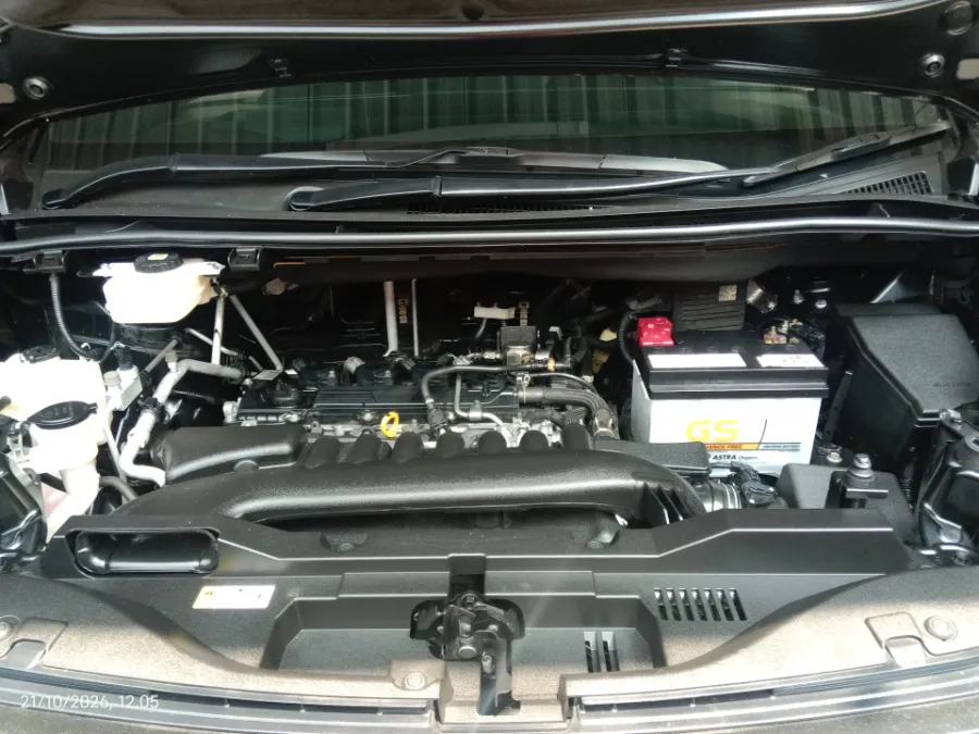 Foto Mobil Bekas Mesin Toyota Voxy 2.0 tahun 2022