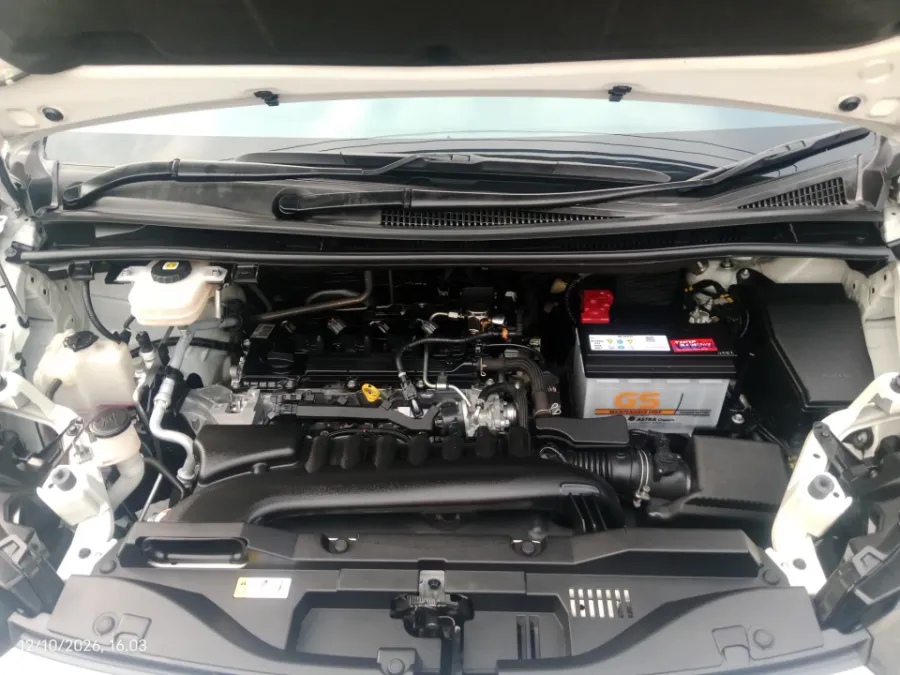 Foto Mobil Bekas Mesin Toyota Voxy 2.0 tahun 2022