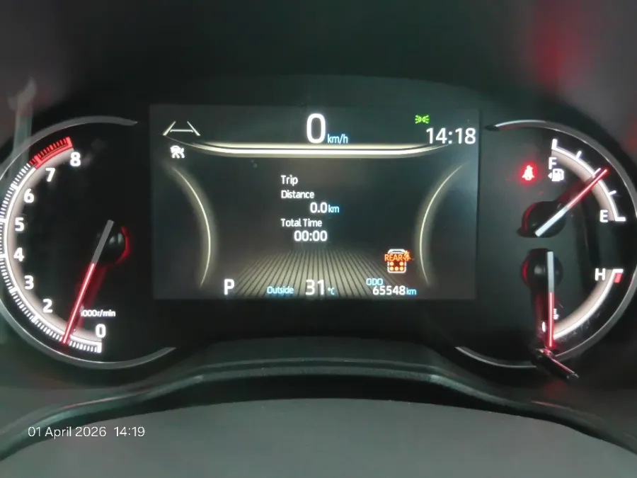 Foto Mobil Bekas Odometer Toyota Voxy 2.0 tahun 2022