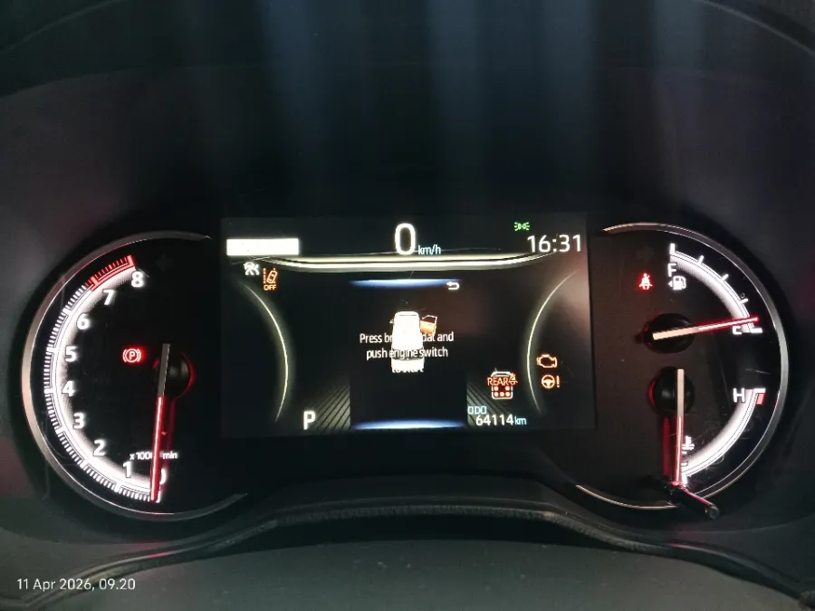 Foto Mobil Bekas Odometer Toyota Voxy 2.0 tahun 2022