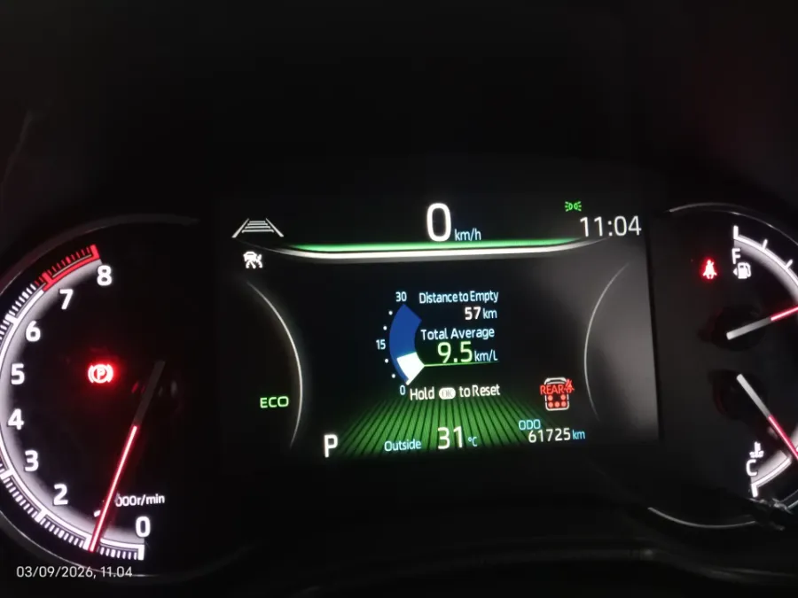 Foto Mobil Bekas Odometer Toyota Voxy 2.0 tahun 2022