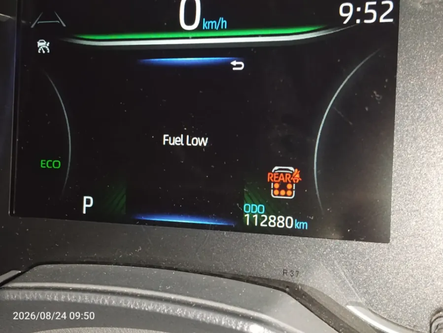 Foto Mobil Bekas Odometer Toyota Voxy 2.0 tahun 2022