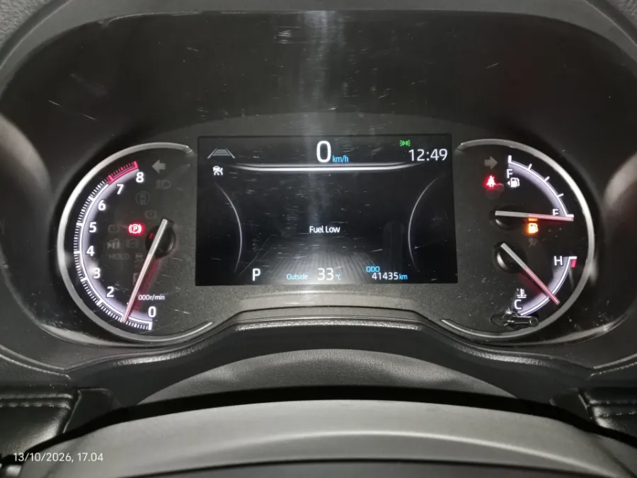 Foto Mobil Bekas Odometer Toyota Voxy 2.0 tahun 2022