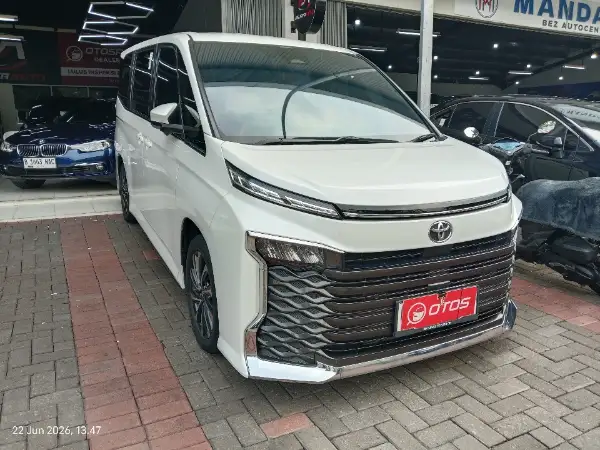 2023 Toyota Voxy 2.0