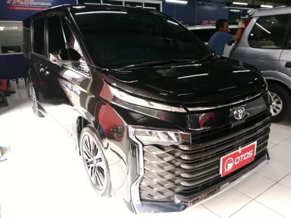 2023 Toyota Voxy 2.0