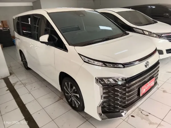 2023 Toyota Voxy 2.0