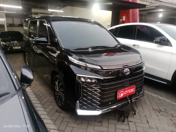 2023 Toyota Voxy 2.0 - Foto 1 dari 6