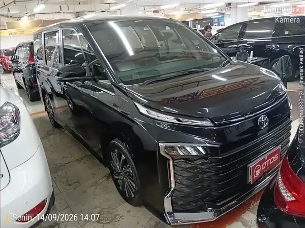 2023 Toyota Voxy 2.0