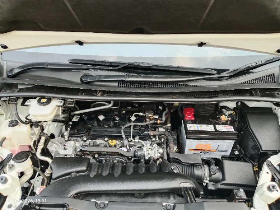 Foto Mobil Bekas Mesin Toyota Voxy 2.0 tahun 2023