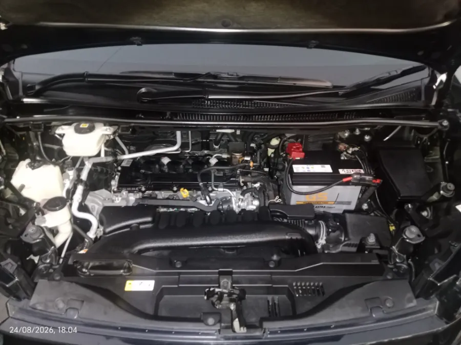 Foto Mobil Bekas Mesin Toyota Voxy 2.0 tahun 2023