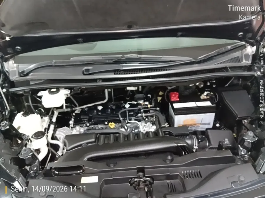 Foto Mobil Bekas Mesin Toyota Voxy 2.0 tahun 2023