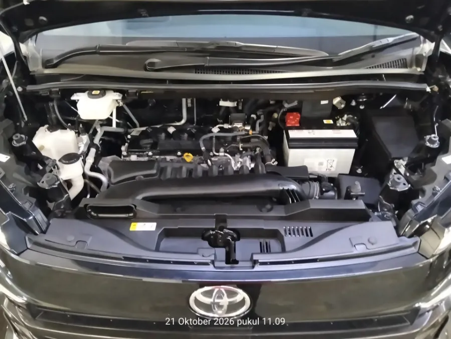 Foto Mobil Bekas Mesin Toyota Voxy 2.0 tahun 2025