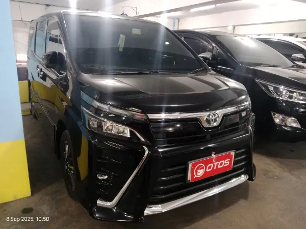 2017 Toyota Voxy 2.0 R80