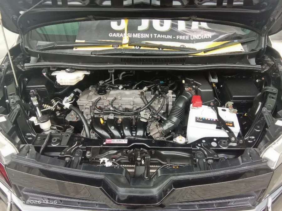 Foto Mobil Bekas Mesin Toyota Voxy 2.0 R80 tahun 2017
