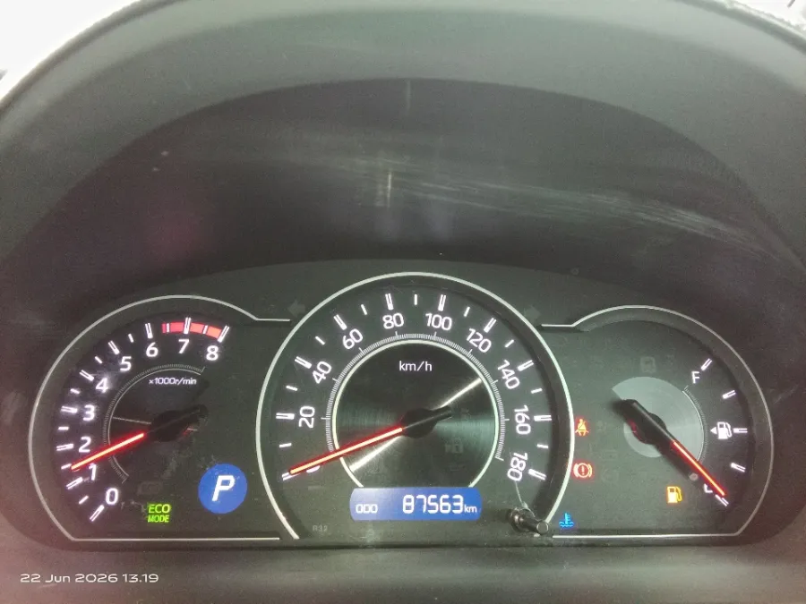 Foto Mobil Bekas Odometer Toyota Voxy 2.0 R80 tahun 2017