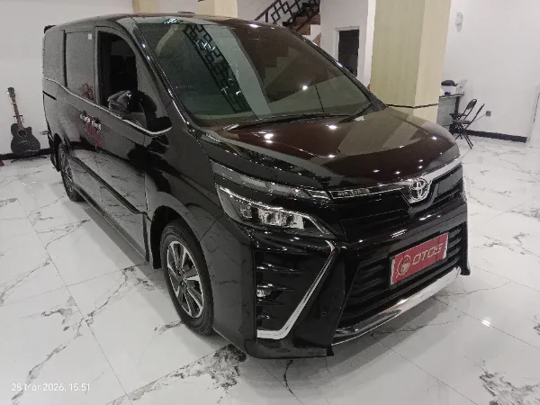 2018 Toyota Voxy 2.0 R80