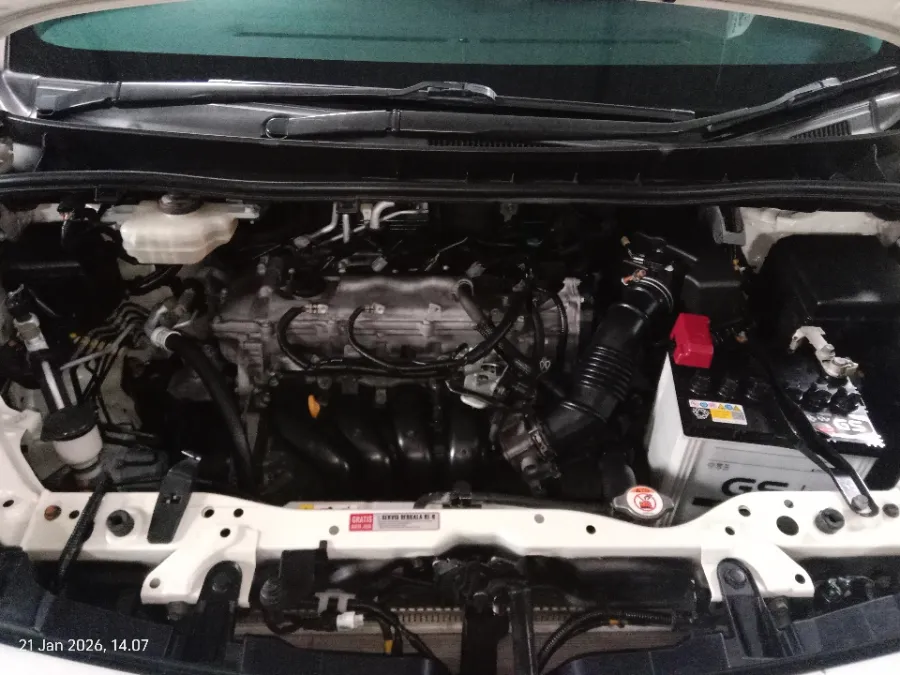 Foto Mobil Bekas Mesin Toyota Voxy 2.0 R80 tahun 2018