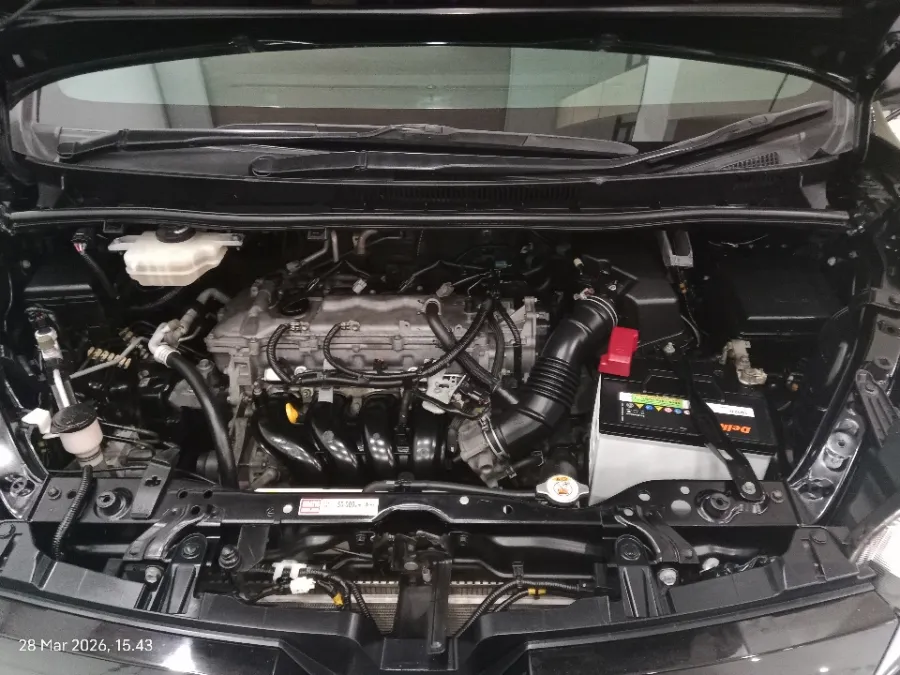 Foto Mobil Bekas Mesin Toyota Voxy 2.0 R80 tahun 2018