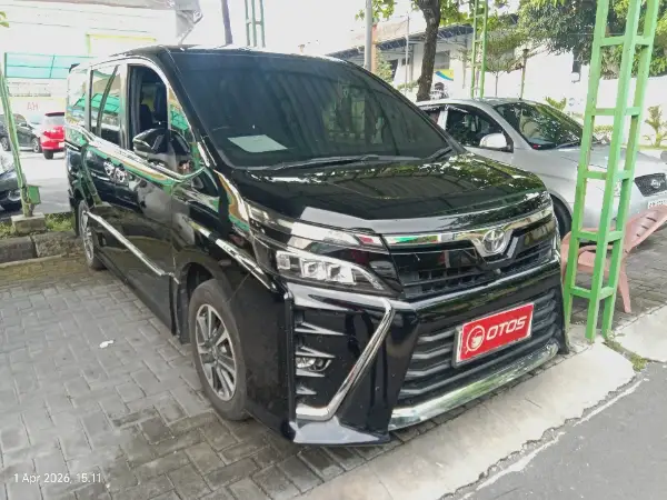 2020 Toyota Voxy 2.0 R80