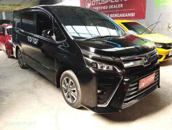 2020 Toyota Voxy 2.0 R80
