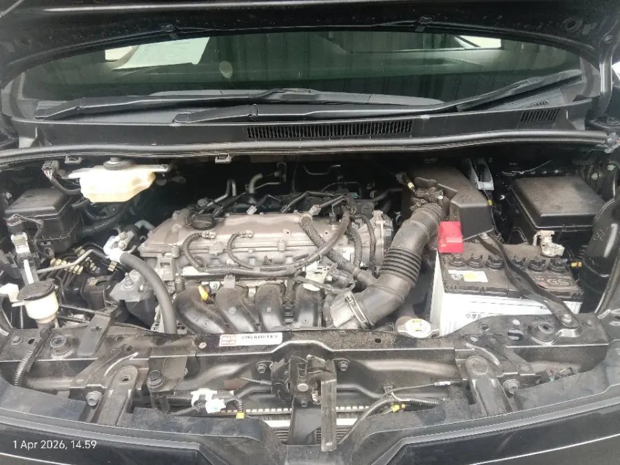 Foto Mobil Bekas Mesin Toyota Voxy 2.0 R80 tahun 2020