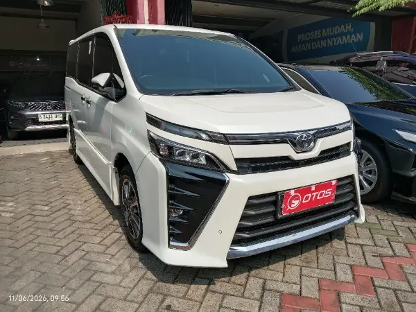 2021 Toyota Voxy 2.0 R80