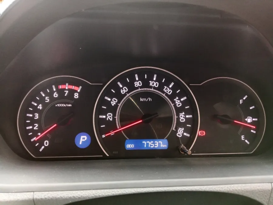 Foto Mobil Bekas Odometer Toyota Voxy 2.0 R80 tahun 2021