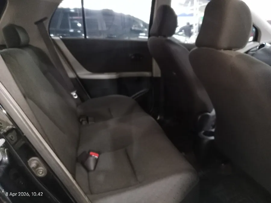 Foto Mobil Bekas Kabin Belakang Toyota Yaris 1.5 E tahun 2013