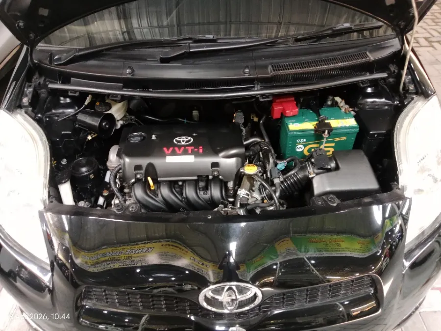 Foto Mobil Bekas Mesin Toyota Yaris 1.5 E tahun 2013