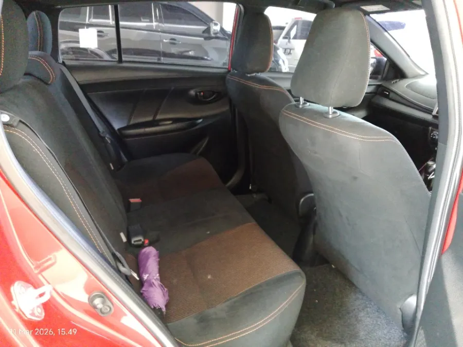 Foto Mobil Bekas Kabin Belakang Toyota Yaris 1.5 E tahun 2014