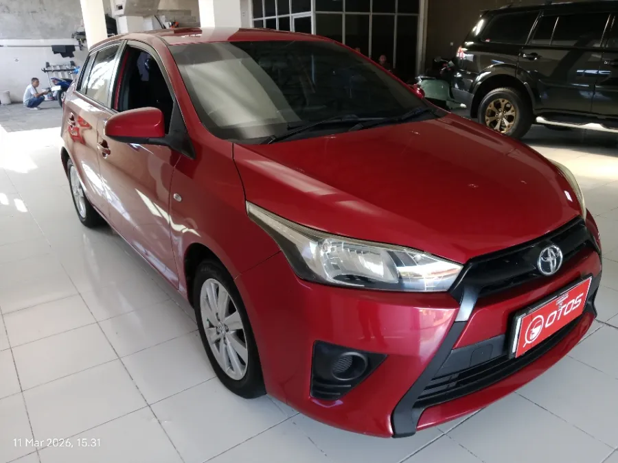 Foto Mobil Bekas Kanan Depan Toyota Yaris 1.5 E tahun 2014