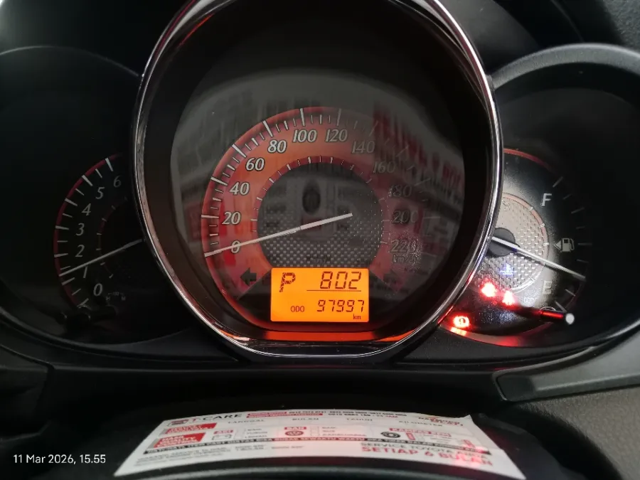 Foto Mobil Bekas Odometer Toyota Yaris 1.5 E tahun 2014