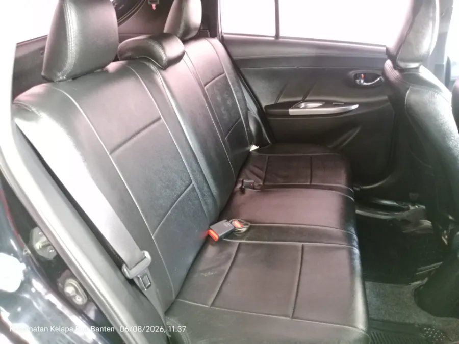 Foto Mobil Bekas Kabin Belakang Toyota Yaris 1.5 G tahun 2017