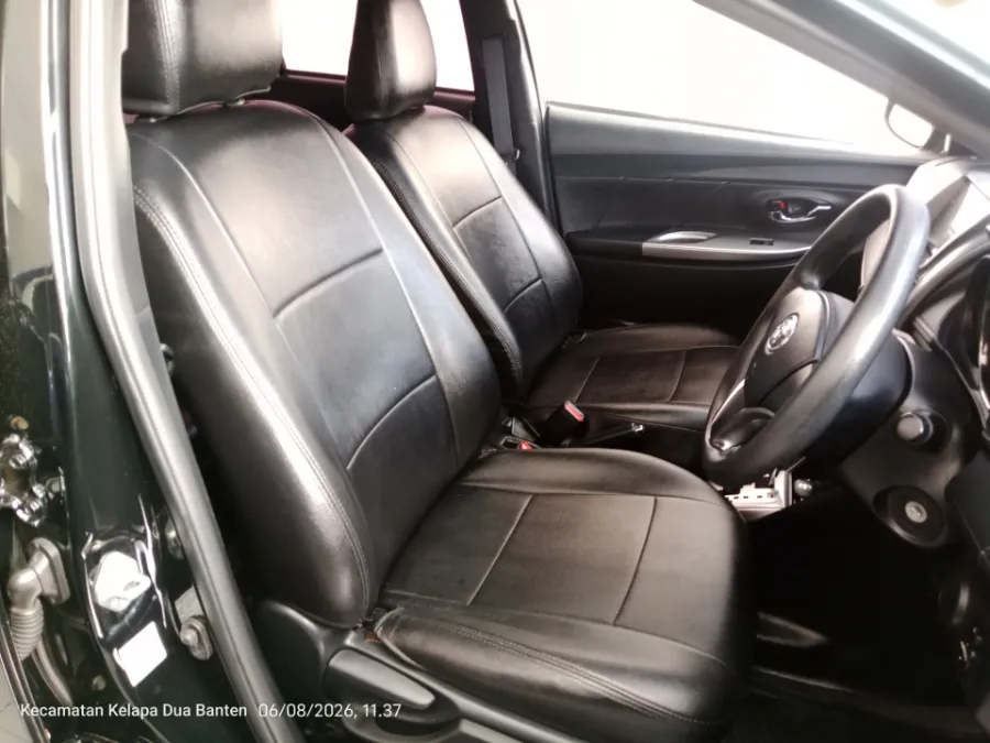 Foto Mobil Bekas Kabin Depan Toyota Yaris 1.5 G tahun 2017