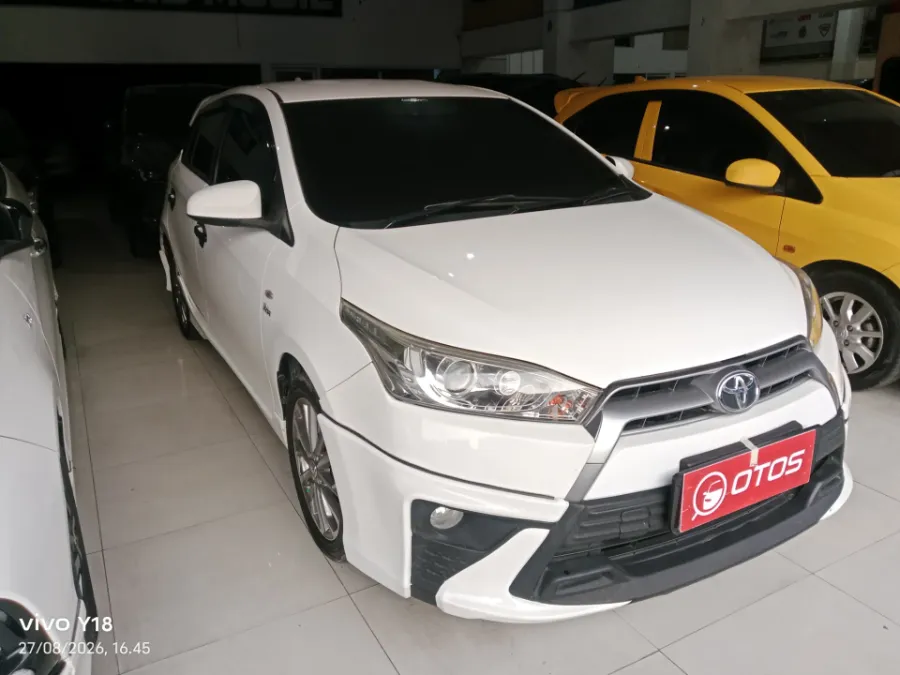 Foto Mobil Bekas Kanan Depan Toyota Yaris 1.5 G tahun 2017